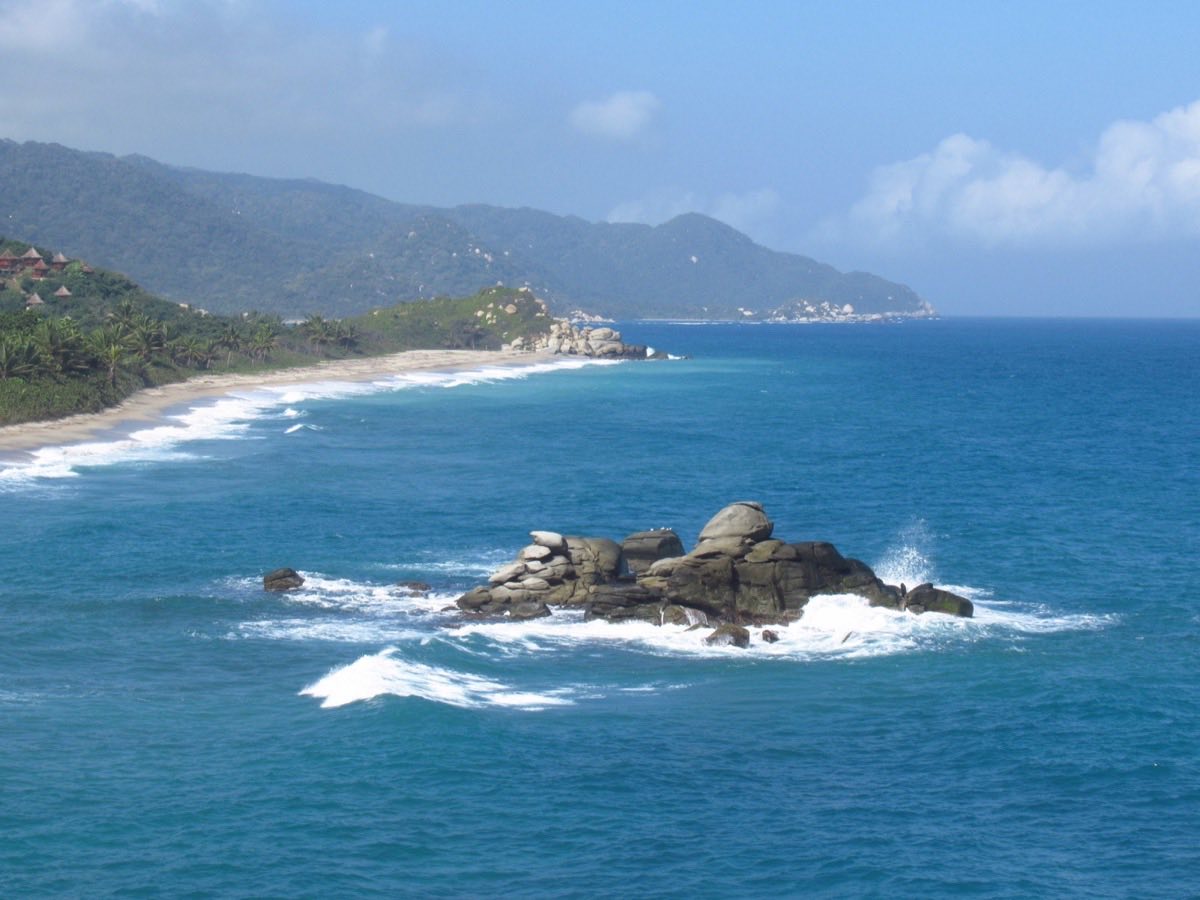 Voyager en Colombie sans parler espagnol sur une plage du parc Tayrona
